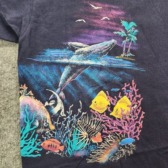 XL Cropped Vtg 90s Hazelwoods Dolphins Sea T-Shirt Made in USA Single Stitch - Picture 9 of 12